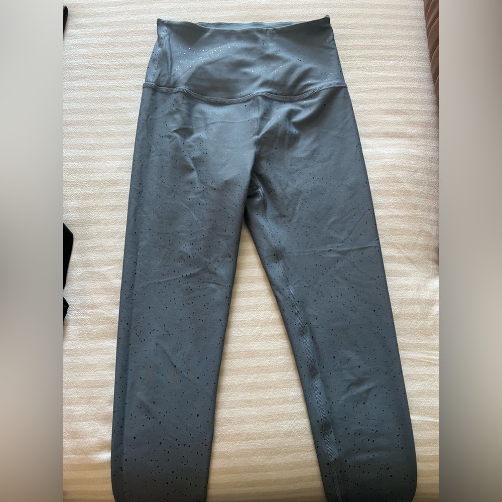 Beyond yoga leggings 🤍
